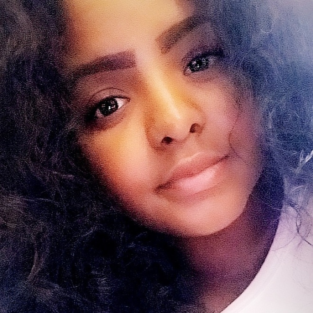 Meet your Posher, Rina - Picture 4 of 5